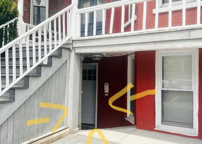 Classical Isbills Row House Close To Nyc