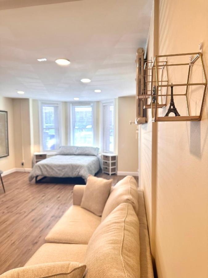 Classical Isbills Row House Close To Nyc Apartment